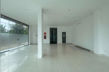 Cho thuê mặt bằng đường mai hắc đế đà nẵng 2 mặt tiền vị trí chợ đêm cầu rồng