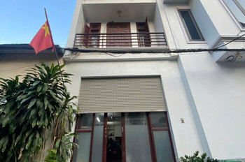 Bán nhà phân lô Ngọc Thụy – Long Biên. Diện tích 55m², 4 tầng, mặt tiền 4m, ô tô tránh, có ô chờ