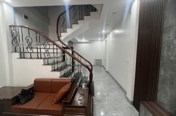 NHÀ ĐẸP TRUNG TÂM PHỐ TRẠM – LONG BIÊN – 41M² – 5 TẦNG – GIÁ 7.7 TỶ