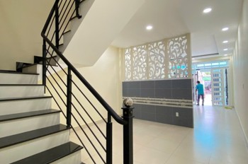 Bán nhà đườngTây Hòa,  Phước Long A, Q9, TP HCM. DT 65m2, 2 tầng, 2PN, SH, giá 6.4 tỷ