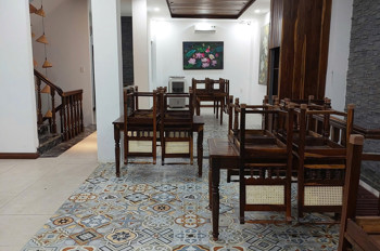 Bán nhà hẻm ô tô Sư Vạn Hạnh cách mặt tiền 1 căn nhà , phường bắc Nha Trang .
Diện tích 140m ngang