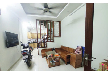 BÁN NHÀ LÔ GÓC 3 MẶT THOÁNG Ô TÔ TRÁNH CÁCH 80M.
NHÀ 5 TẦNG .RA TỚI ĐƯỜNG 32 CHỈ 200M.VÀ  ĐẠI HỌC