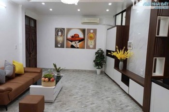 Bán nhà Bồ Đề. 35m x 5 tầng. Ô tô đỗ gần nhà, nhiều tiện ích. Chỉ có 1 căn duy nhất. Nhỉnh 7 tỷ có