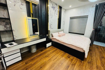 BÁN NHÀ NGUYỄN SƠN LONG BIÊN,OTO,THANG MÁY,FULL NỘI THẤT,MT RỘNG,60M NHỈNH 12 TỶ(TL)