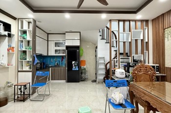 Bán Nhà Đặng Tiến Đông 38m2. 5 tầng. mặt tiền 4m. giá 12.1 Tỷ Đống Đa Hà Nội