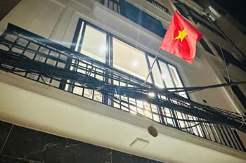 BÁN NHÀ LẠC LONG QUÂN, GARA Ô TÔ, NHÀ ĐẸP DÂN XÂY, NỘI THẤT SANG XỊN – 45M2, 5T, NHỈNH 17 TỶ