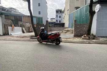 Bán đất Thượng Thanh cạnh Him Lam. 54m x 5m vuông đẹp oto tránh thông. LH 0936123469