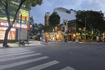 Bán nhà phố tại Yersin ngay góc Lê Thị Hồng Gấm, 36 tỷ, 72m2, mặt tiền 4.05m, chính chủ