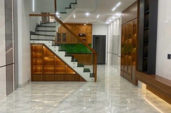 Nhà mặt tiền đẹp ở ngay đường số ,4 tầng 75m,oto ngủ trong nhà,đường trước nhà 8m,gần Bv Lê Văn