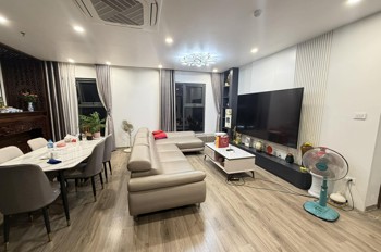 Chính chủ cần bán căn chung cư 121,5 m2 Blue Star - Gia Lâm, giá 9.8 tỷ, LH 0985865658