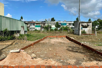 CHỦ cần tiền bán lỗ lô đất mặt tiền đường Hồ Thành  Biên,khu barimex thuộc phường Tam Long ,TP HCM