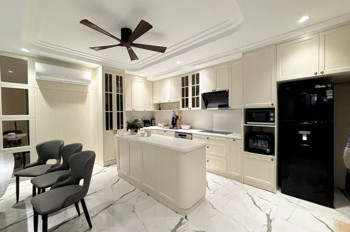 BÁN NHÀ NGUYỄN VĂN CỪ LONG BIÊN, OTO ĐỖ CỬA,THANG MÁY, MỚI TINH,52M NHỈNH12 TỶ