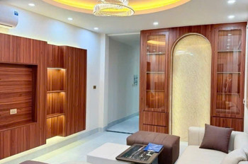 BÁN NHÀ NGUYỄN SƠN LONG BIÊN,OTO ĐỖ CỔNG,THANG MÁY,LÔ GÓC,48M NHỈNH 11 TỶ