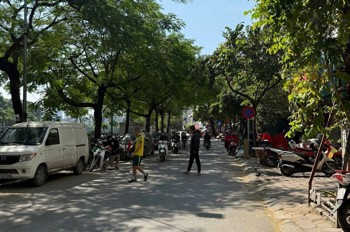 BÁN NHÀ NGUYỄN KHANG CẦU GIẤY NGÕ NÔNG GẦN PHỐ VỊ TRÍ SIÊU  ĐẸP 40M 5 TẦNG 13,7 TỶ