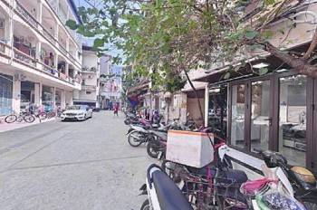 bán tập thể tầng 1 mai dịch cầu giấy DT 48/60m giá 5,5 tỷ-ô tô tránh đỗ cửa,cách phố 20m