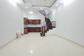 Bán Nhà Nguyễn Phúc Lai 36m2. 5 tầng. mặt tiền 4.6m. giá 12.2 Tỷ Đống Đa