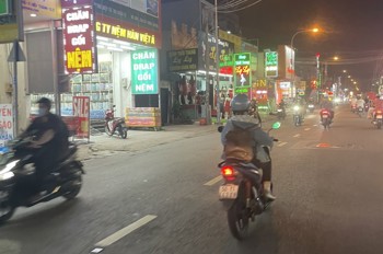 Bán tòa nhà 8,4x30m nhà 6 lầu giá 29 tỷ MT Đường Nguyễn Ảnh Thủ, Q12