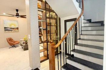 BÁN NHÀ GIẢI PHÓNG - LÔ GÓC - 3 MẶT THOÁNG - THANG MÁY - KINH DOANH  NGÕ THÔNG Ô TÔ VÀO NHÀ