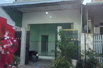 Nhà Mặt Phố Gần Công Viên Sa Đéc, 90m2, 4PN, Giá 1.75 Tỷ, Sổ Hồng