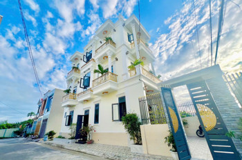 Bán nhà 3 Tầng ĐẸP lung linh,SHR đường  nhựa 2 ô tô thông,gần Sông nên mát lắm