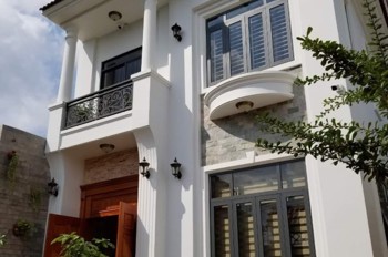 Bán nhà đường số 35, Hiệp Bình Chánh, Thủ Đức, TP HCM. DT 240m2, 3 tầng, 4PN, SHR. Giá 18.9 tỷ. LH: