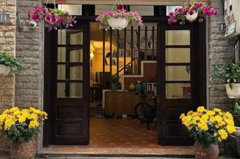 Bán Nhà Lạc Long Quân 40m, 4 tầng, oto đỗ cửa! Khu phân lô quân đội, dân xây chắc chắn!