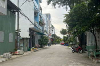 Bán nhà 3 tầng 2 mặt hẽm xe hơi đường Thạnh Lộc 37 Quận 12 DT 70m2, 3PN, sổ hồng trao tay - Giá chỉ