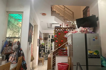 Nhà diện tích khủng 5x18m 2 lầu đường nội bộ 6m Đào Cam Mộc P4Q8