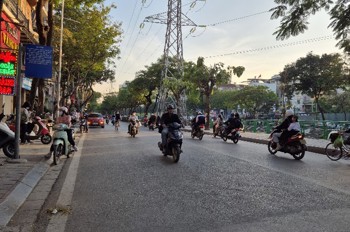 Mặt Phố Kim Ngưu – 55m² – 5 Tầng – Vỉa Hè Rộng