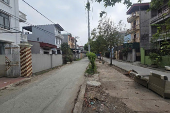 💥𝐇𝐀̀𝐍𝐆 𝐇𝐎T: 
⛺️Căn nhà rẻ nhất  Thanh Trì 

- 🚘🚘oto đỗ cửa. Cách 30m xe ô tô buýt tránh