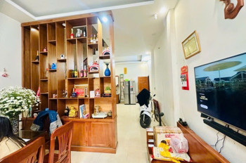 Bán Nhà Xuân La, 47m, 5 tầng, mặt. tiền lý tưởng! Oto đỗ cửa! Lô góc!