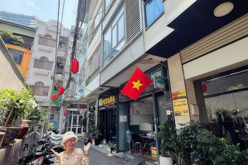 KHU VỰC HIẾM NHÀ BÁN - MẶT TIỀN HXH 15B ĐƯỜNG LÊ THÁNH TÔN, QUẬN 1 - KHAI THÁC DÒNG TIỀN TỪ KHÁCH