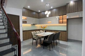 Bán nhà Ngọc Lâm – 50m² · 4 tầng · 5 ngủ – full nội thất