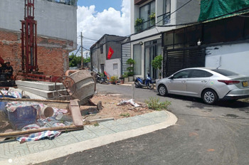 Giảm mạnh 700tr bán nhanh đất 332m2 full thổ cư chỉ 25tr/m2, HXH Thạnh Lộc gần Ngã Tư Ga