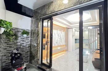 Siêu phẩm nhà xây mới, độc lập, sân cổng rộng 10 mâm cỗ phố Lê Lợi-Hải Phòng