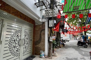 BÁN NHÀ DÒNG TIỀN TRUNG TÂM CẦU GIẤY NGÕ THÔNG THOÁNG NHÀ MỚI THANG MÁY FULL NỘI THẤT 19,8 TỶ