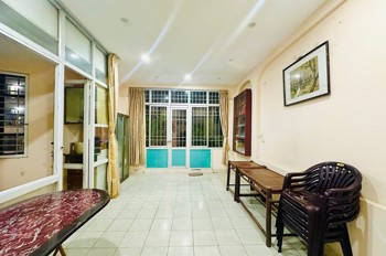 Bán nhà Pháo Đài Láng_mặt phố_lô góc_kd đỉnh, sầm uất_100m2_giá chào 38 tỷ