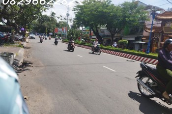 Bán nhà mặt tiền đường Hùng Vương Sa Đéc Đồng Tháp, 1 trệt 2 lầu, sổ hồng chính chủ