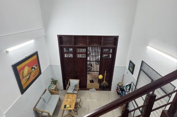 ► Nhà 2 mặt kiệt thẳng 25m ra MT Lê Duẩn, 57m2, gác lửng, nội thất gỗ Lim, nhỉnh 4 tỷ