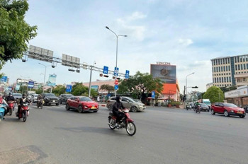 Bán nhà Mặt tiền Cộng Hòa -  ngay Út Tịch, đối điện VinCom, 4x24m, 2 tầng cũ, Sổ A4, 29,8 tỷ