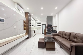 bán nhà đội cấn DT 35m giá 11,5 tỷ lô góc 2 nhà ra phố,full nội thất