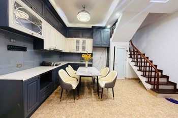 Bán Nhà Hồ Đắc Di 39m2. 6 tầng. mặt tiền 5.3m. giá 12.6 Tỷ Đống Đa Hà Nội