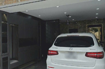 BÁN NHÀ NGÔ GIA TỰ LONG BIÊN,OTO VÀO NHÀ,LÔ GÓC,THANG MÁY,NỞ HẬU,42M