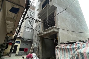 BÁN NHÀ MỚI Ô TÔ ĐỖ CỬA FULL NỘI THẤT Đường Láng 46m2 X 7 Tầng 19.5 Tỷ Đống Đa