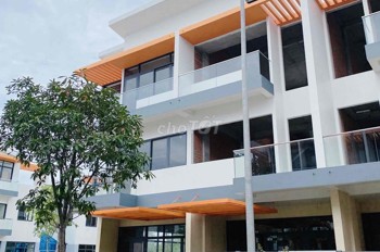 NHÀ PHỐ 80M2 - MẶT TIỀN DT826 - NHỈNH 4 TỶ - 20 ĐẾN PHÚT PHÚ MỸ HƯNG - 1 TRỆT 2 LẦU