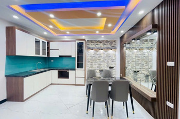 HIẾM HÓT!!- NHÀ ĐẠI ÁNG GẦN HỒ ĐIỀU HOÀ - GẦN NHIỀU TIỆN ÍCH - Ở SƯỚNG