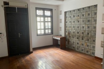 NHÀ ĐẸP PHỐ CẦU GIẤY 30M 6T NHỈNH 10 TỶ-NGÕ RỘNG THÔNG THOÁNG- KHU VỰC DÂN TRÍ