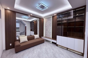 bán nhà xuân la DT 23m x5 tầng 6,950 tỷ 40m ô tô tránh,ngõ thông,full nội thất