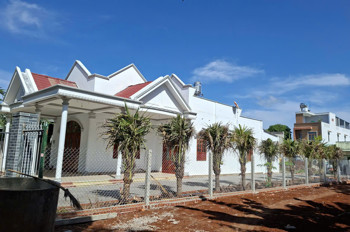 Mình muốn bán căn nhà y hình tại trung tâm hòa long. Dt 450m2. 60 thổ. 15x30