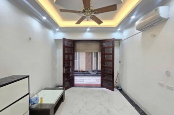 Bán Nhà Đường 8/3. 33m2. 5 tầng. mặt tiền 4.1m. giá 8 Tỷ Hai Bà Trưng Hà Nội